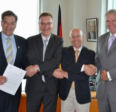 Saint-Hyacinthe choisie comme porte d'entrée canadienne pour les entreprises allemandes en biotechnologie
